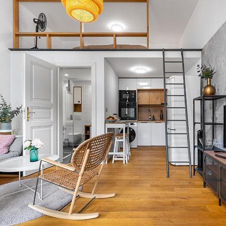 Elegant Apartments Located In The Centre Of Praga Exterior foto