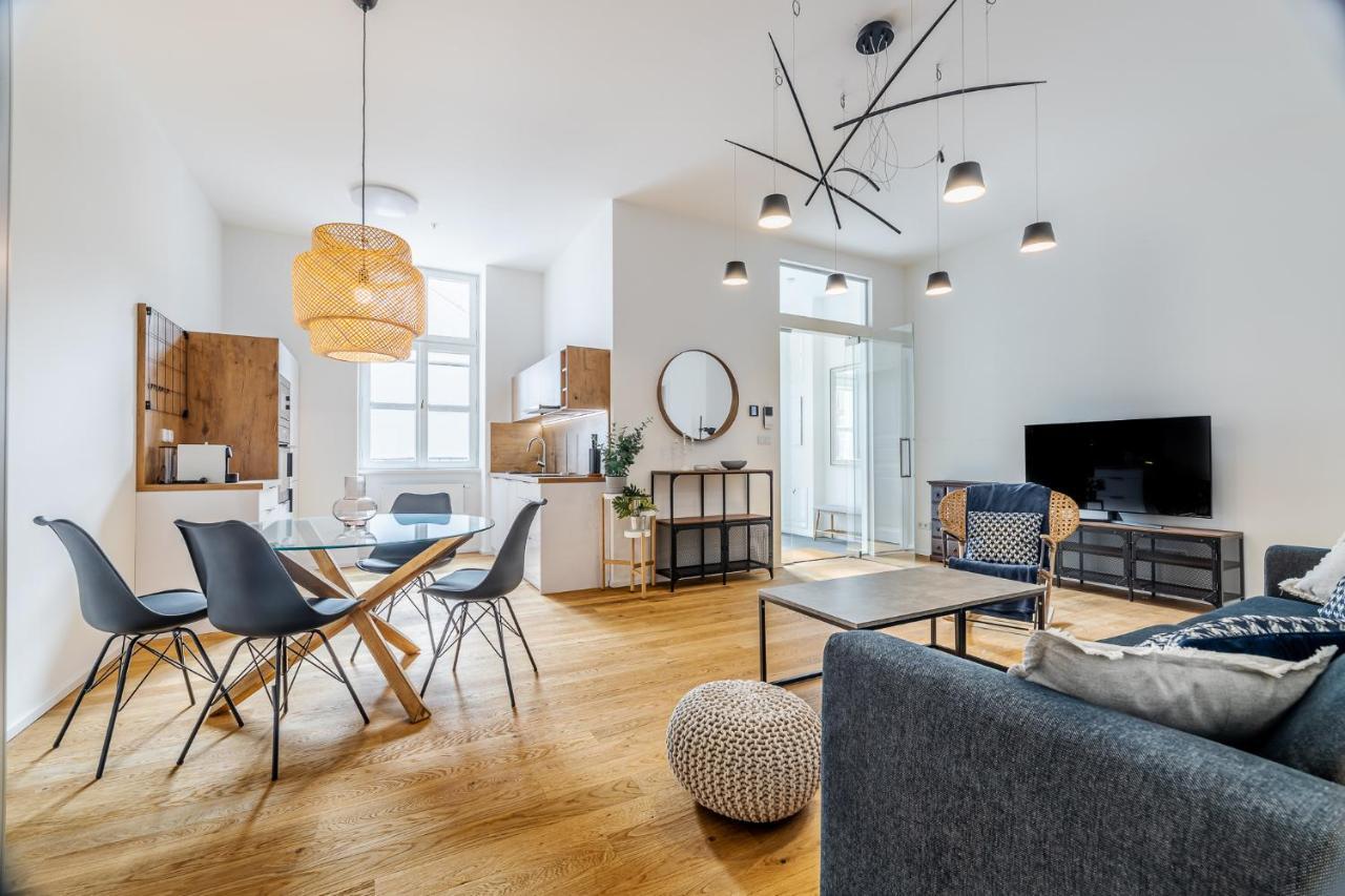 Elegant Apartments Located In The Centre Of Praga Exterior foto