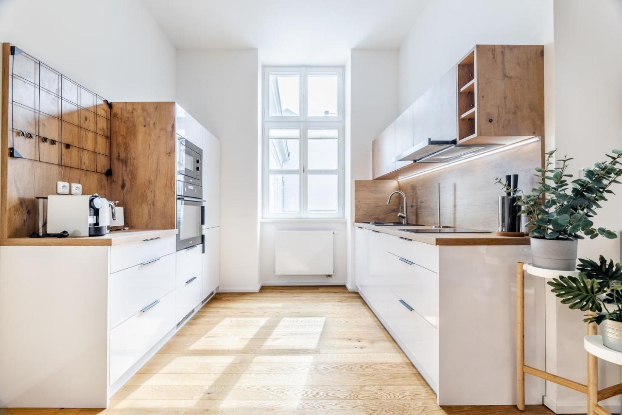 Elegant Apartments Located In The Centre Of Praga Exterior foto