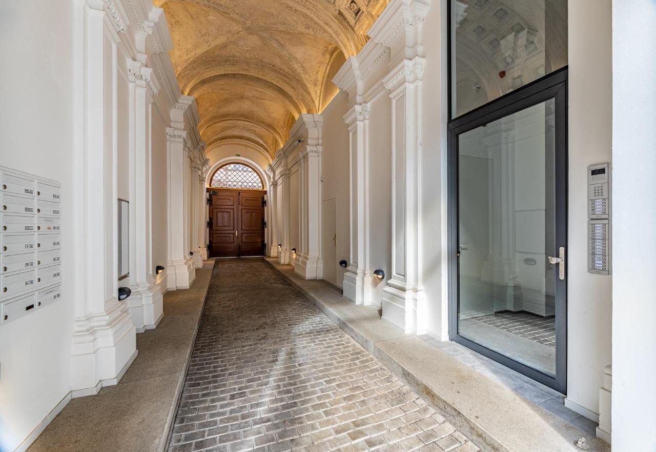 Elegant Apartments Located In The Centre Of Praga Exterior foto