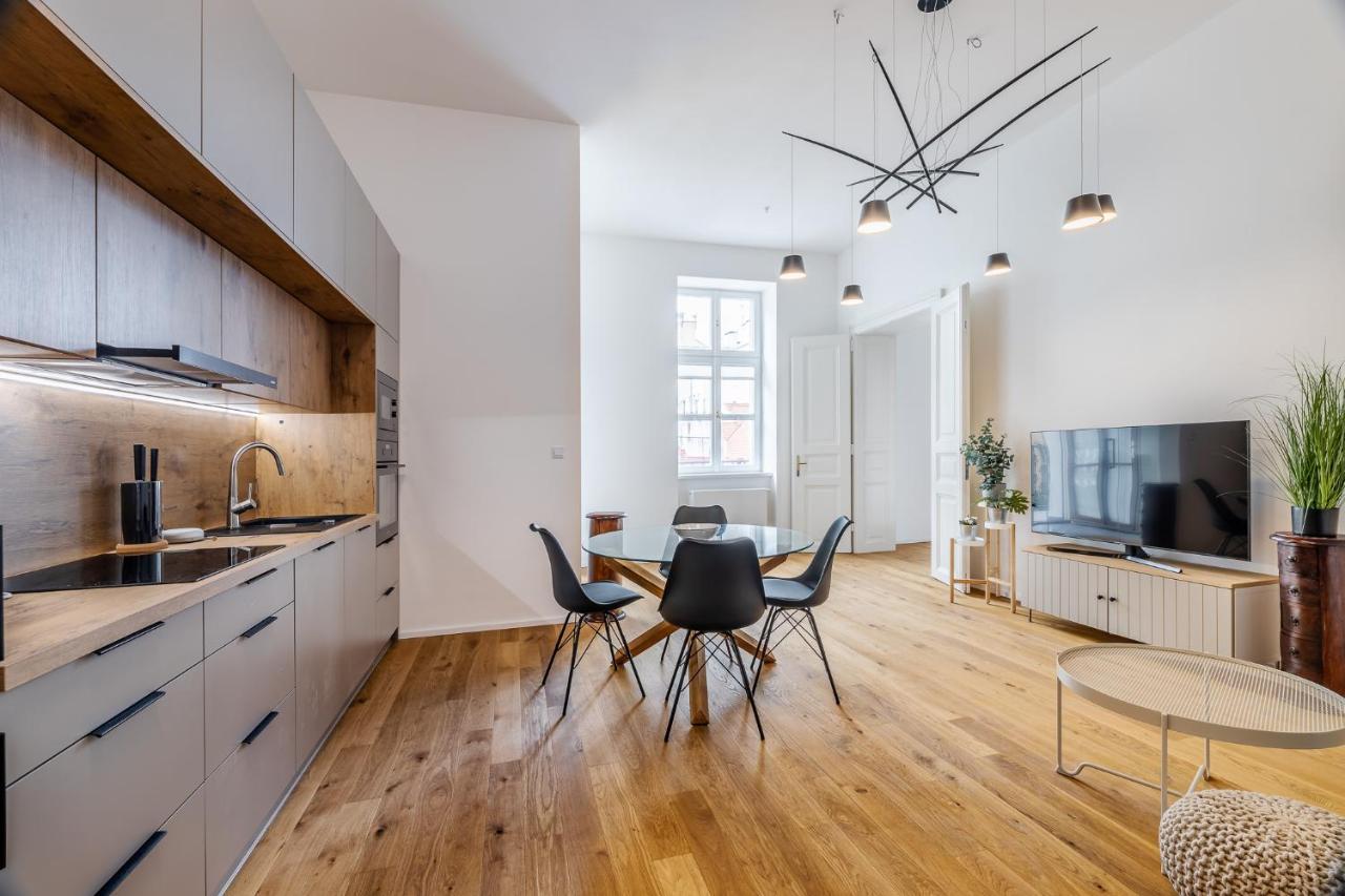 Elegant Apartments Located In The Centre Of Praga Exterior foto