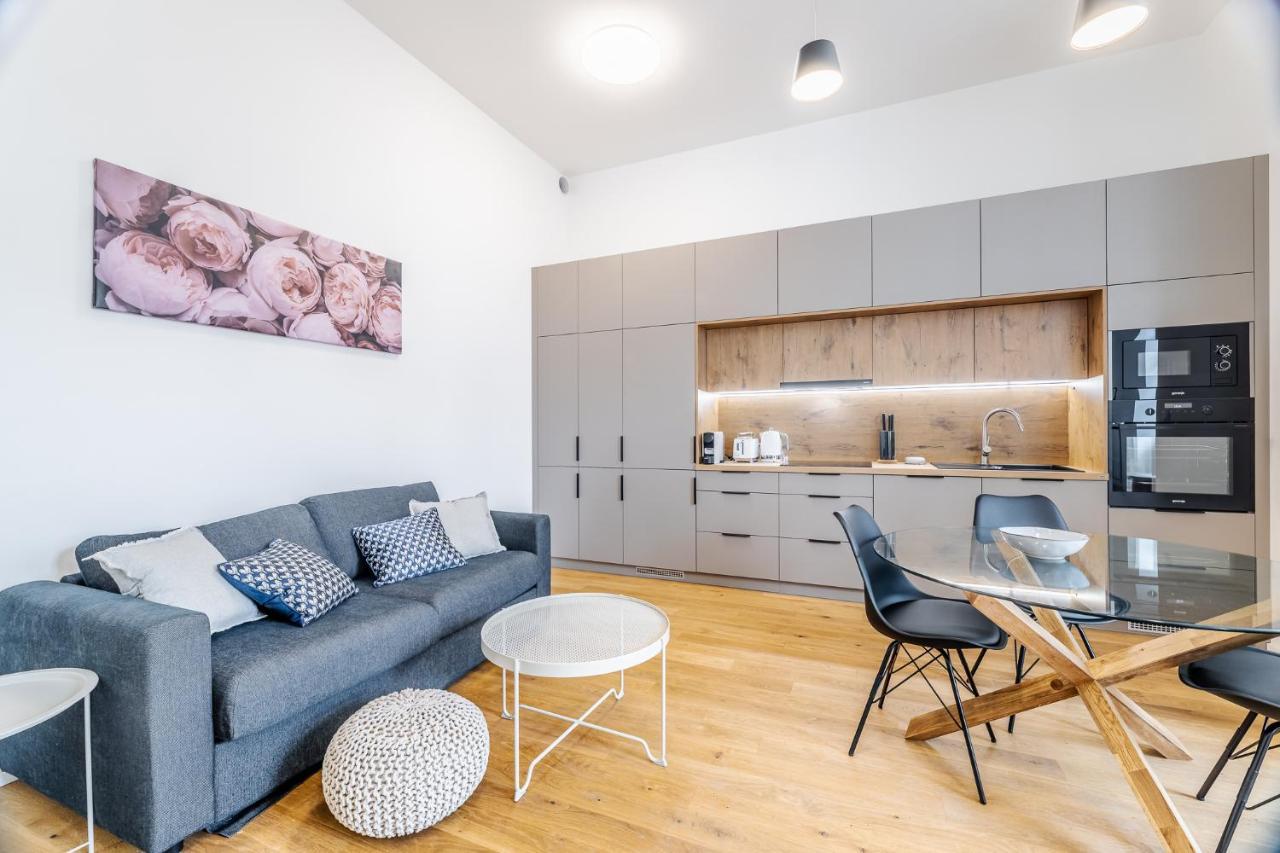 Elegant Apartments Located In The Centre Of Praga Exterior foto
