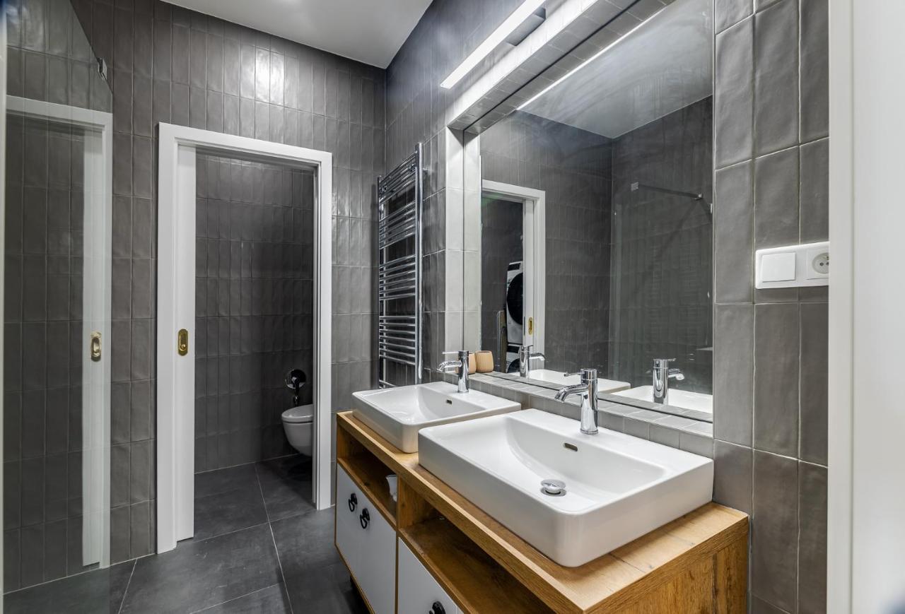 Elegant Apartments Located In The Centre Of Praga Exterior foto