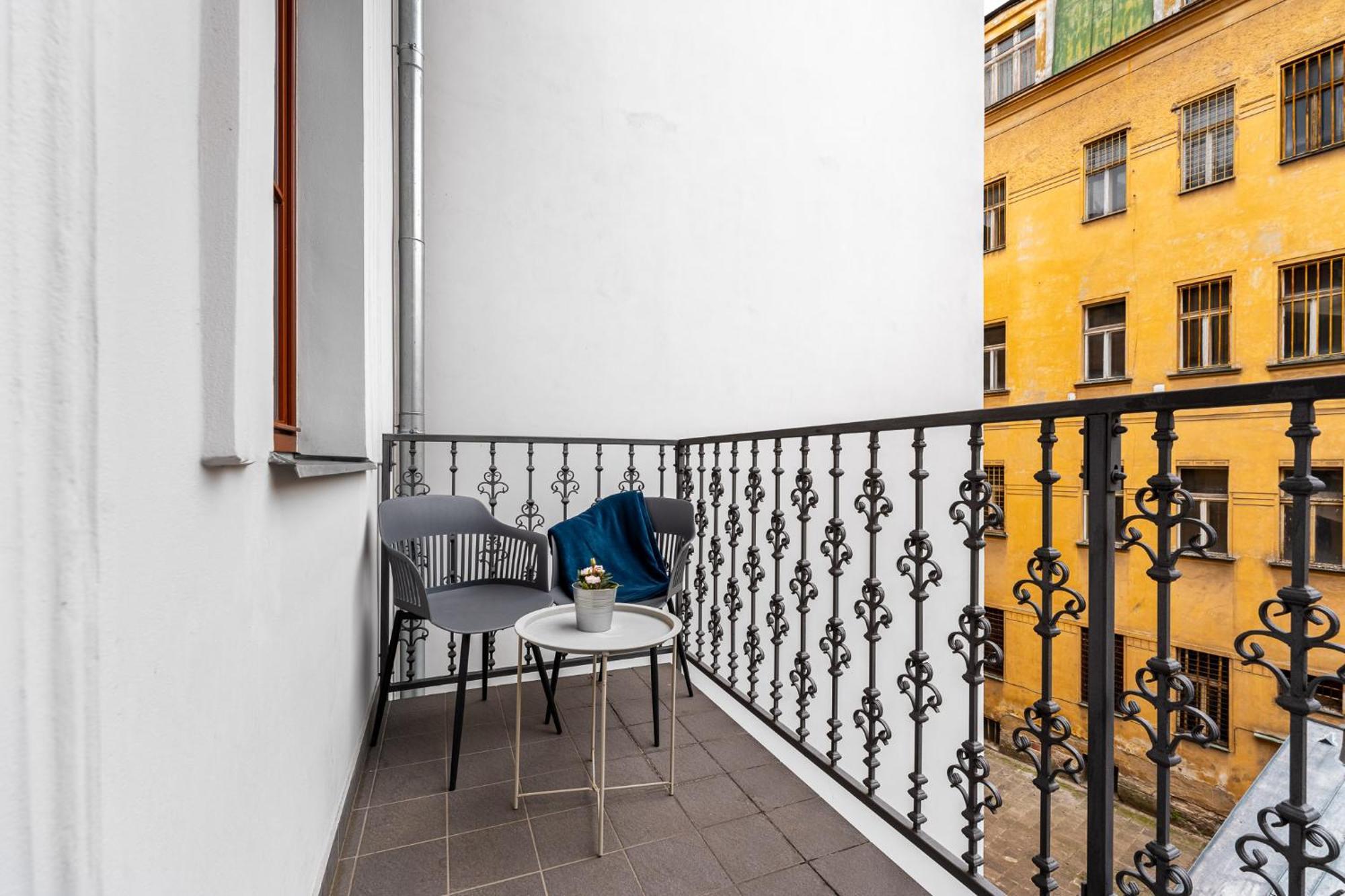 Elegant Apartments Located In The Centre Of Praga Exterior foto